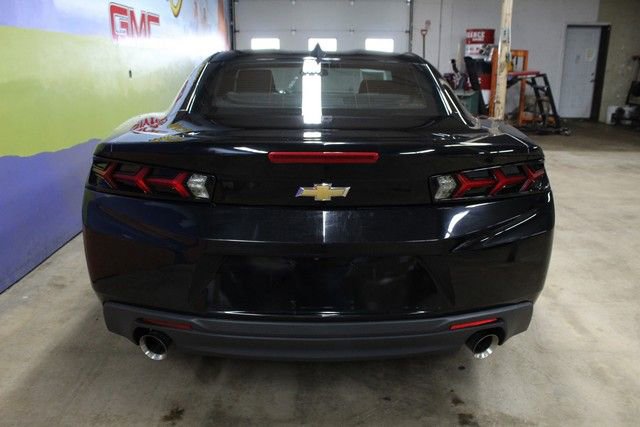 Used 2016 Chevrolet Camaro LT w/ Technology Package RWD image 5