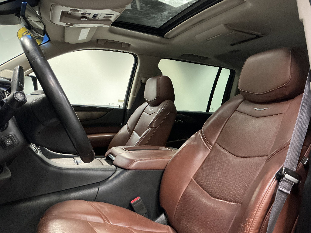 Used 2016 Cadillac Escalade ESV Luxury AWD/4WD image 9