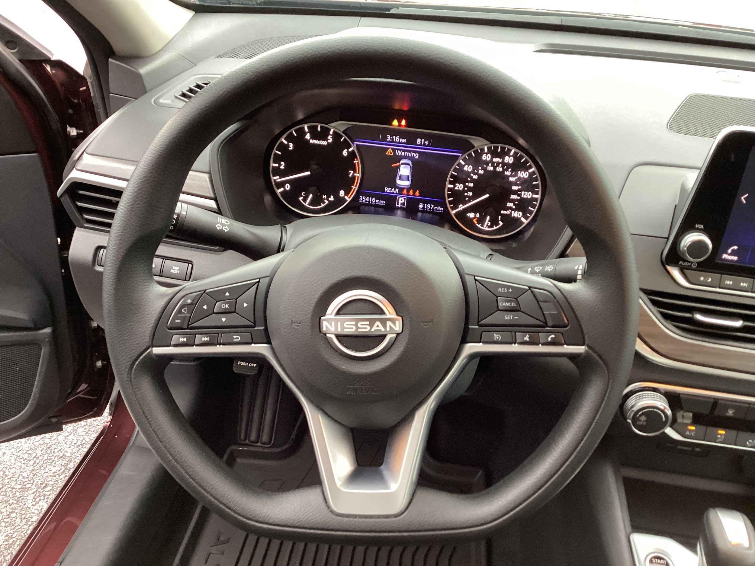 Used 2025 Nissan Altima 2.5 SV FWD image 15