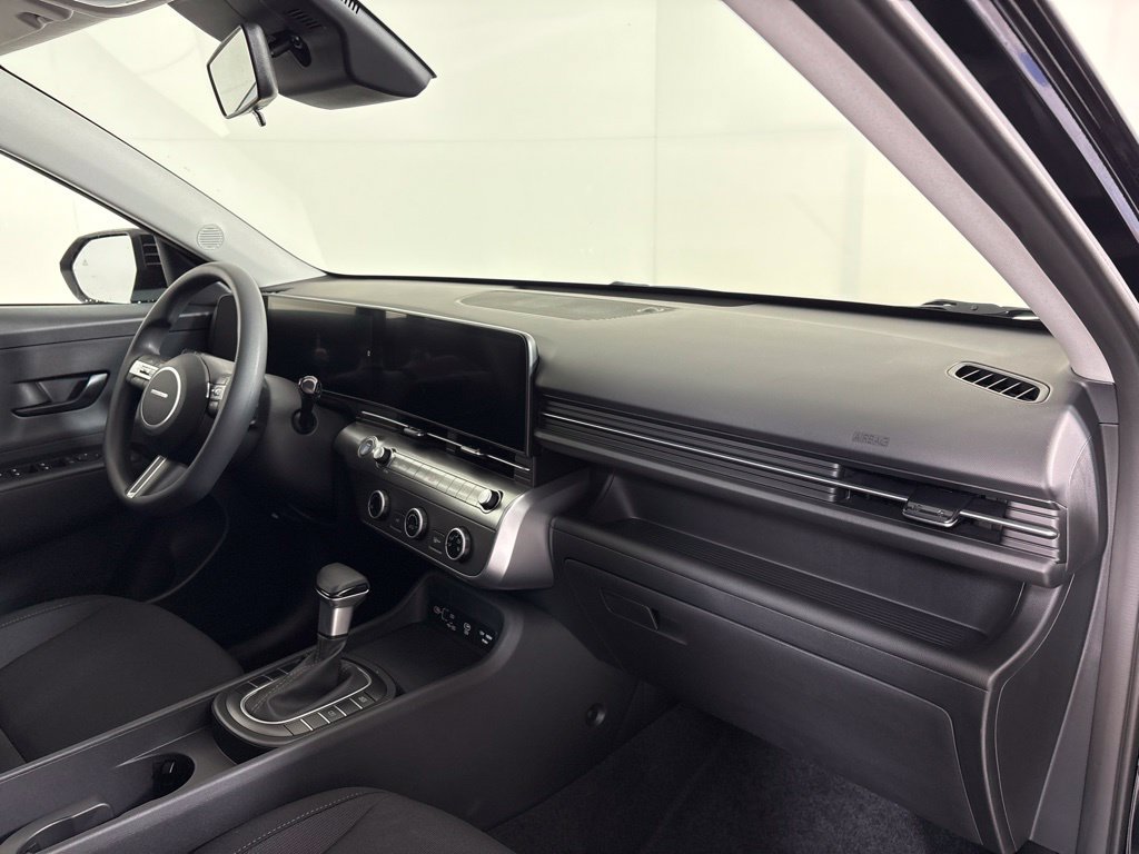 New 2027 Hyundai Kona SE FWD image 13
