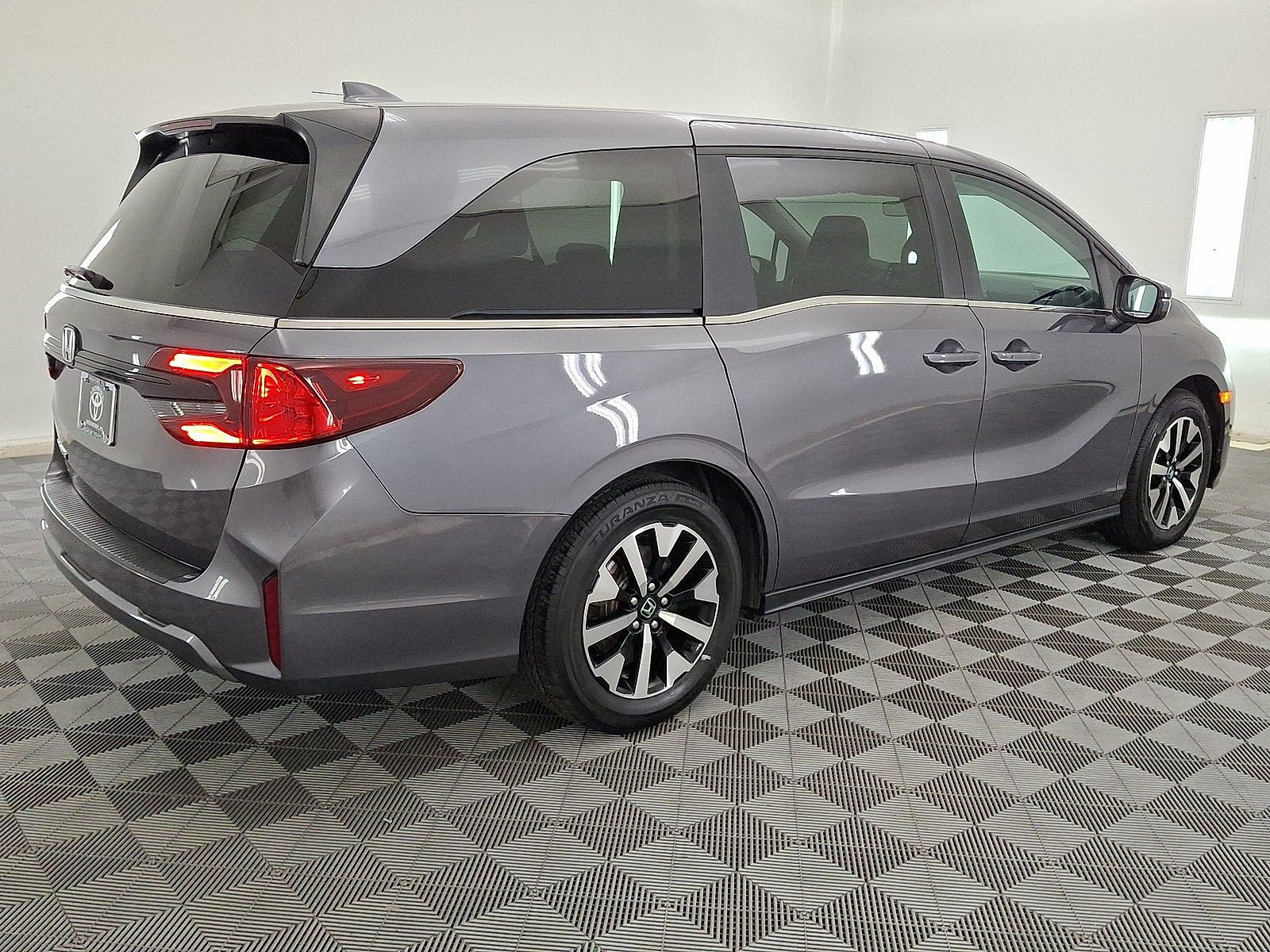 Used 2025 Honda Odyssey EX-L image 18