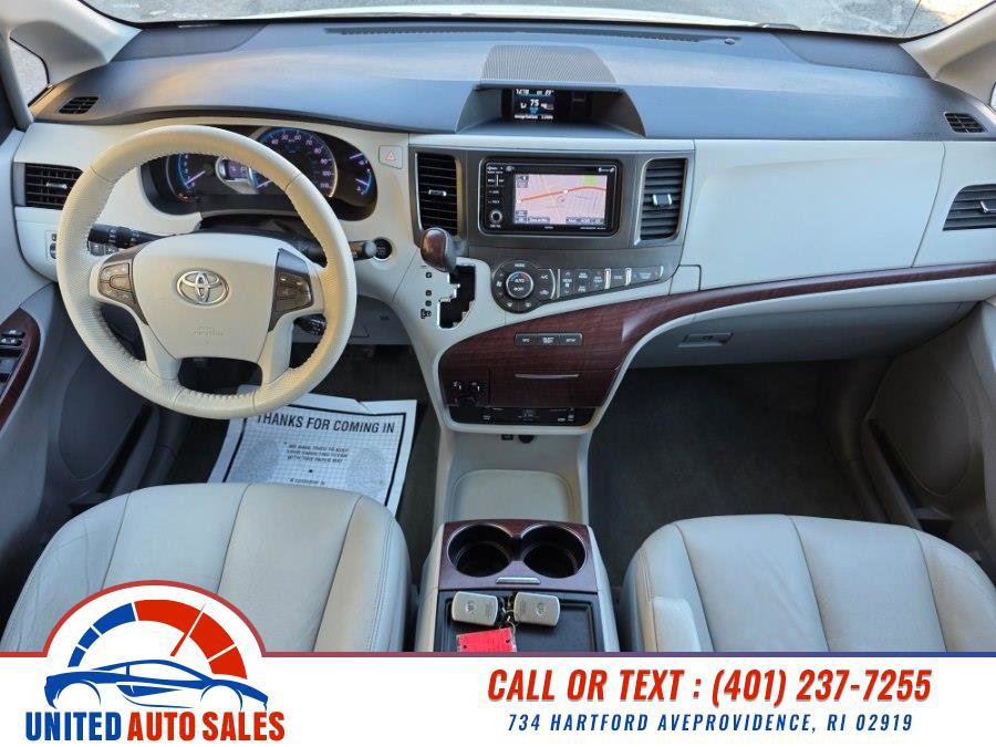 Used 2013 Toyota Sienna XLE w/ Entertainment Pkg image 14