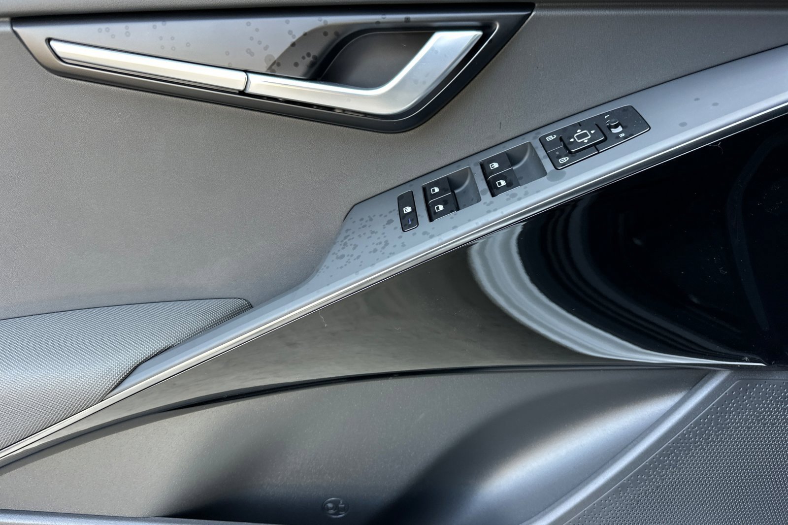 New 2025 Kia Niro EX image 7