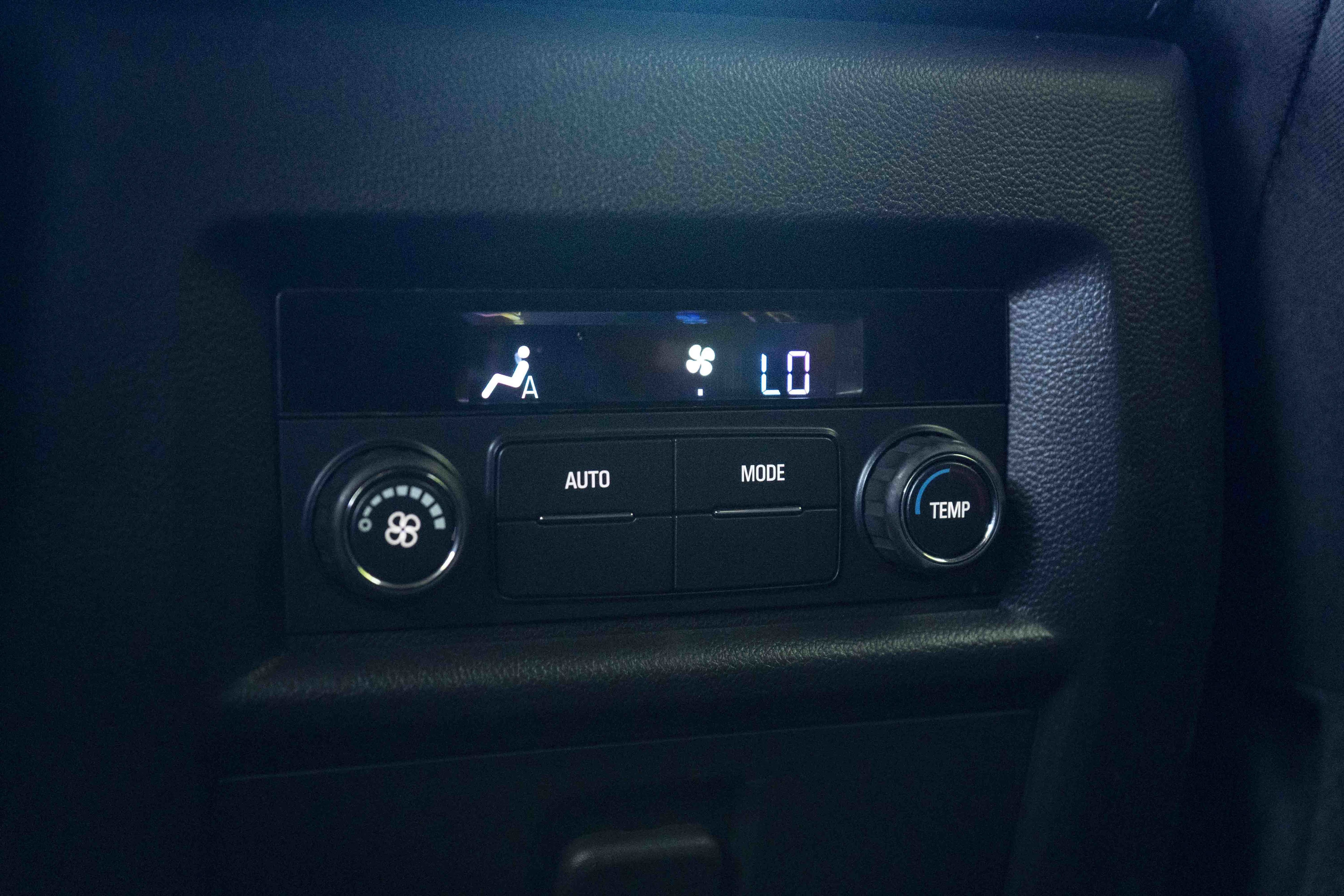 Used 2023 Chevrolet Traverse LT FWD image 40