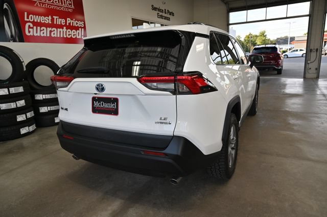 Used 2022 Toyota RAV4 LE AWD/4WD image 6