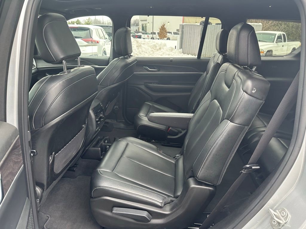 Used 2024 Jeep Grand Cherokee L Limited w/ Luxury Tech Group II image 27