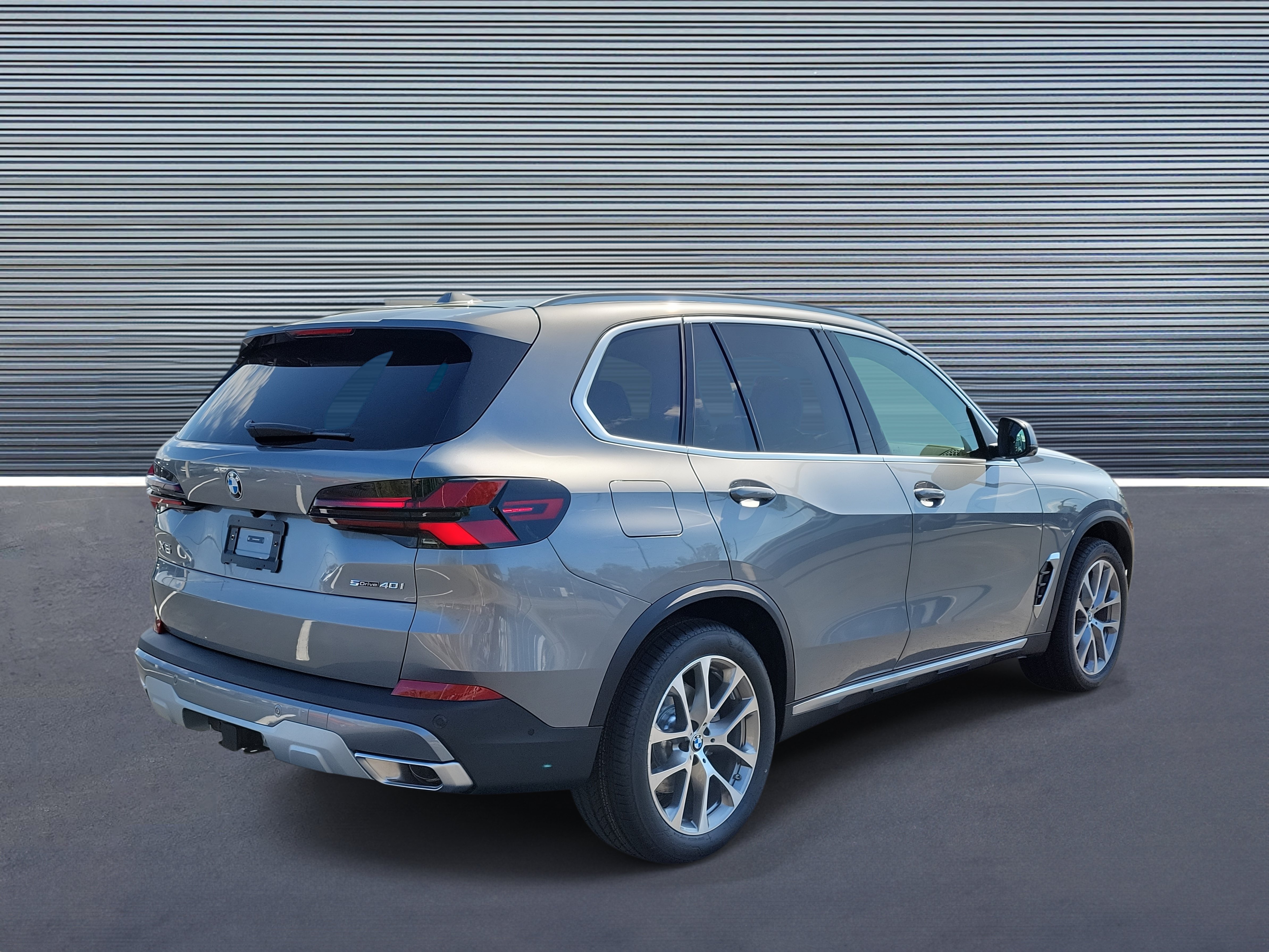 New 2026 BMW X5 sDrive40i w/ Climate Comfort Package RWD image 3