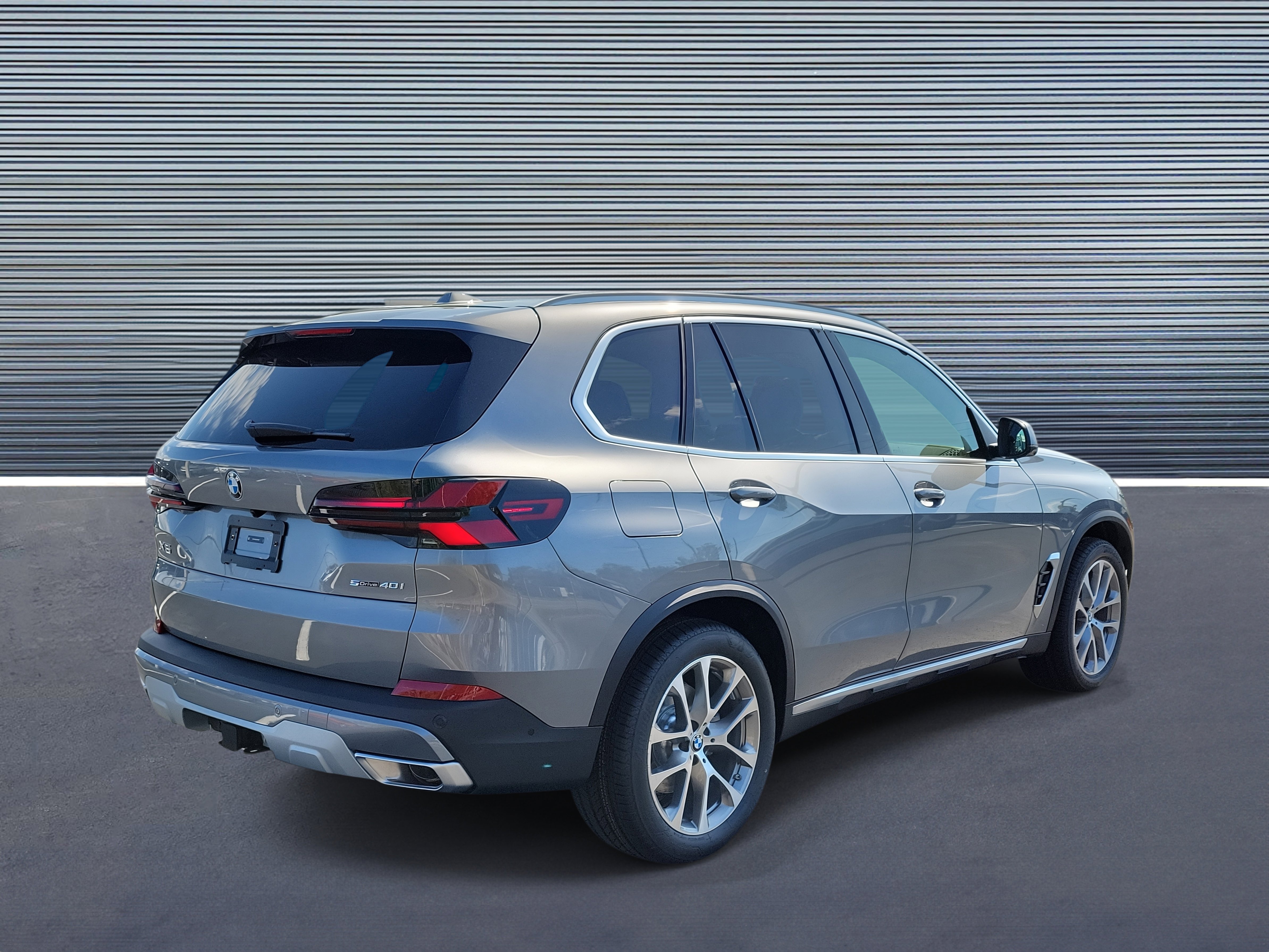 New 2026 BMW X5 sDrive40i w/ Climate Comfort Package image 3