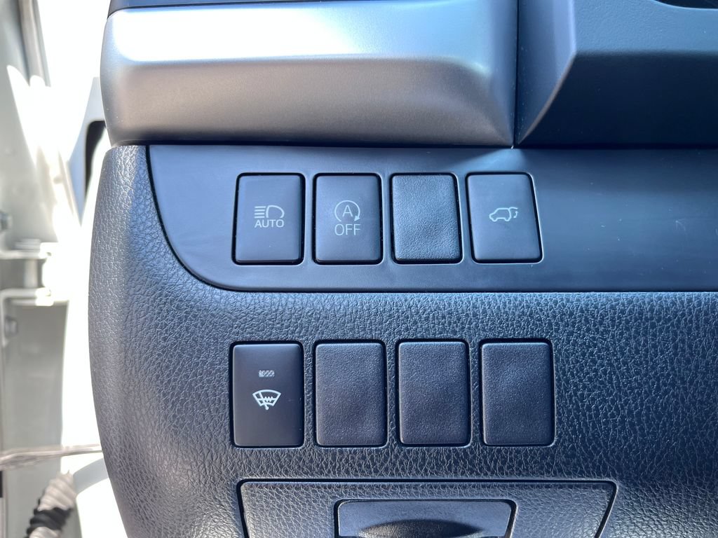 Used 2019 Toyota Highlander SE w/ Nightshade Edition AWD/4WD image 11