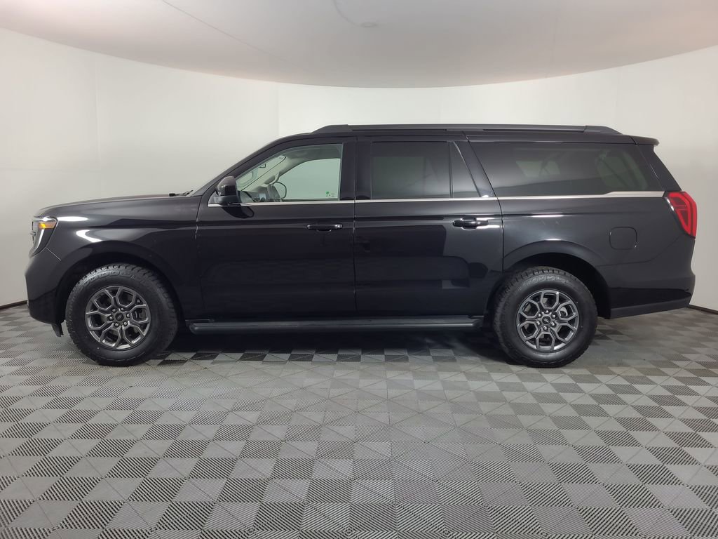 Used 2025 Ford Expedition Max Active AWD/4WD image 6