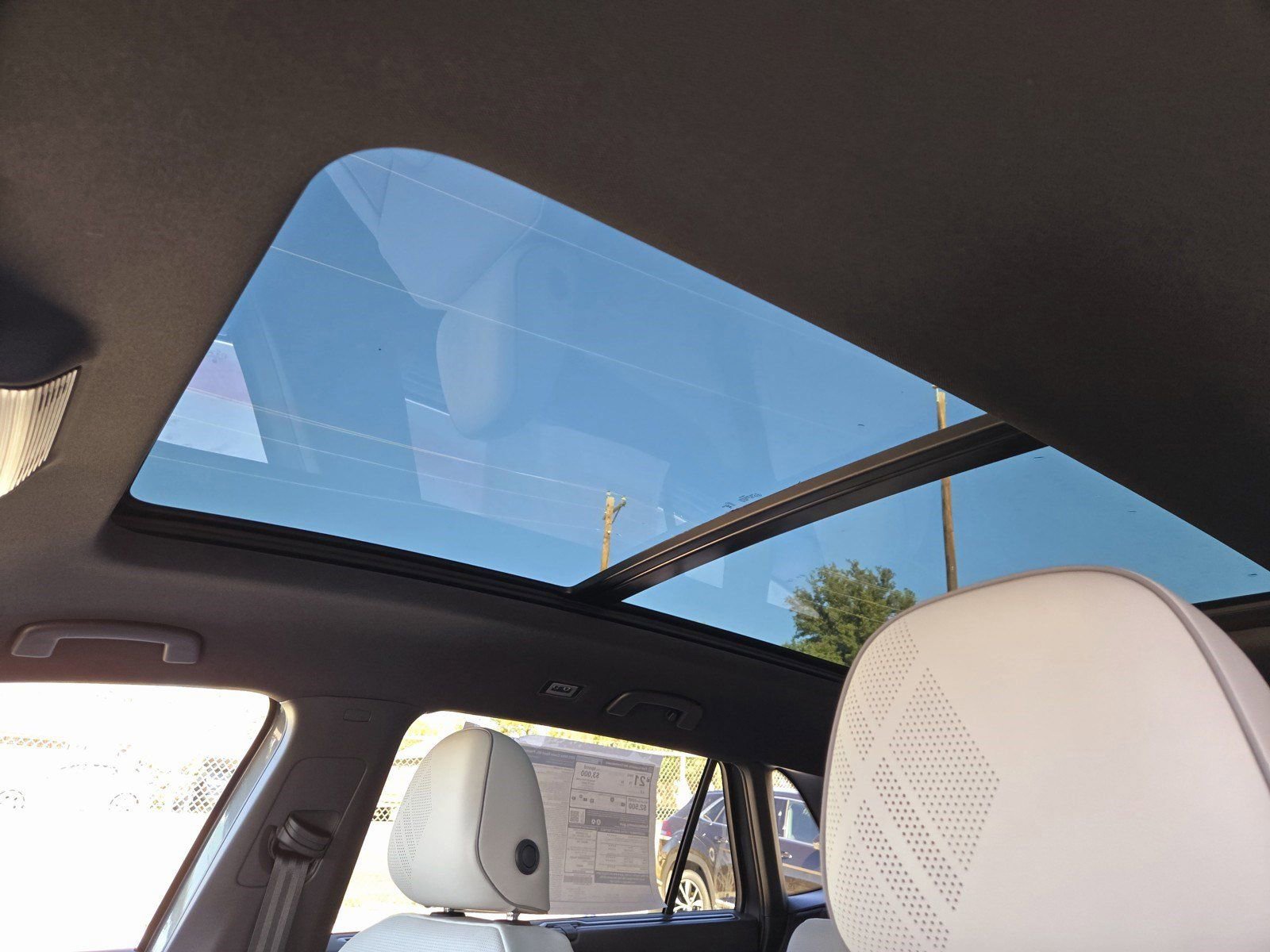 Used 2025 Volkswagen Atlas Cross Sport SEL Premium R-Line image 19