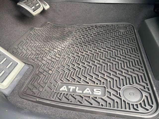 New 2026 Volkswagen Atlas Cross Sport SEL Premium R-Line image 18