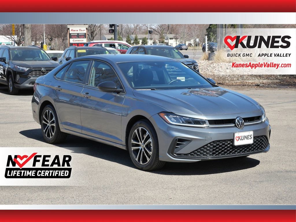Used 2025 Volkswagen Jetta Sport image 1
