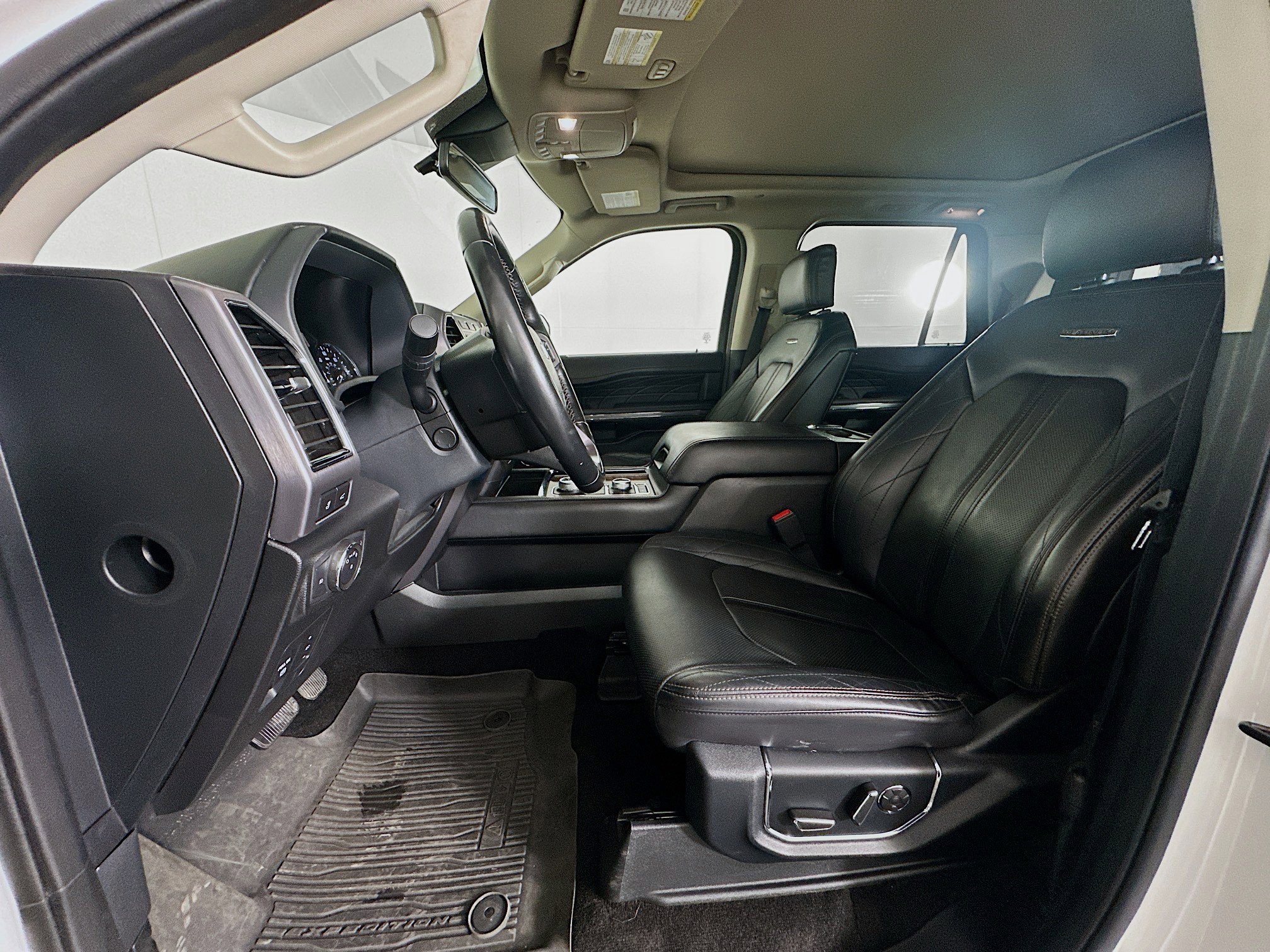 Used 2021 Ford Expedition Platinum image 13