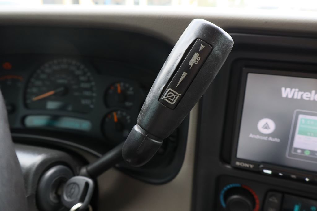 Used 2005 Chevrolet Silverado 2500 LS w/ Heavy-Duty Power Package image 16