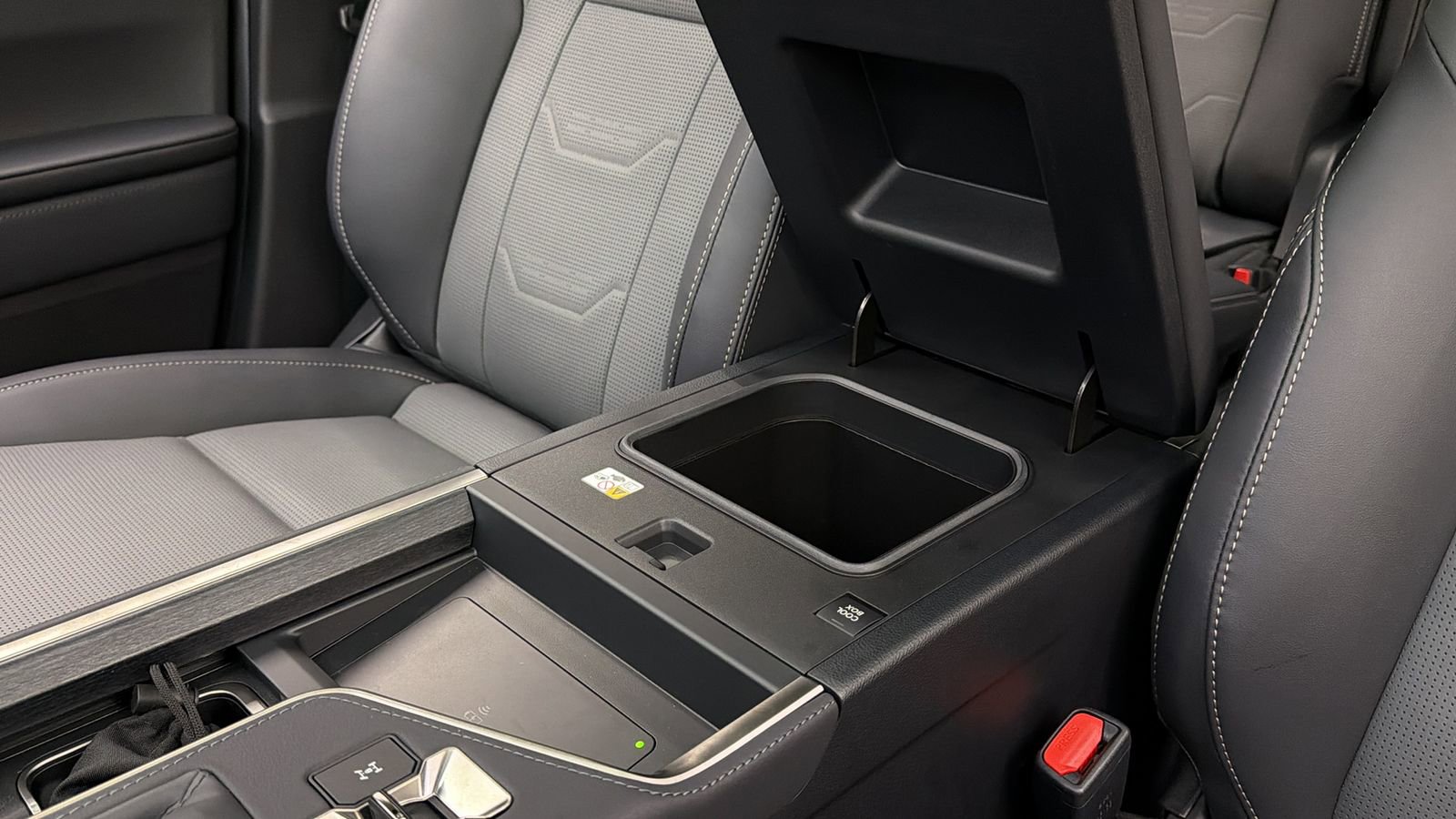 Used 2026 Lexus GX 550 w/ Accessory Package (2T) image 34