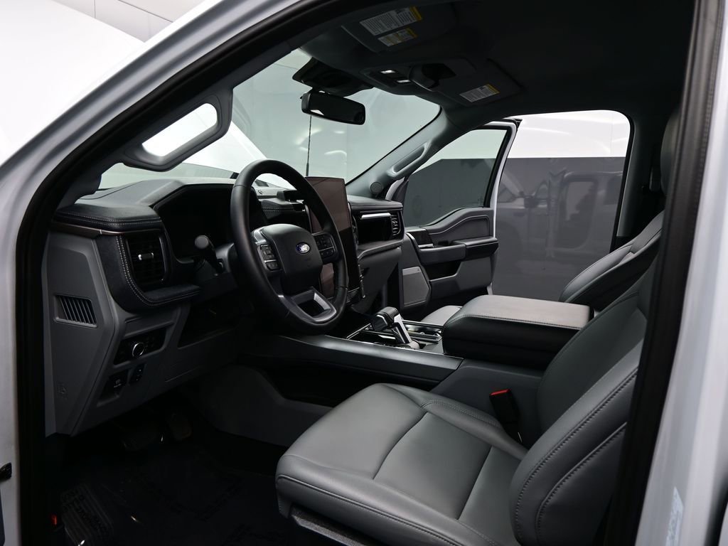 Used 2025 Ford F150 Lightning Flash AWD/4WD image 9