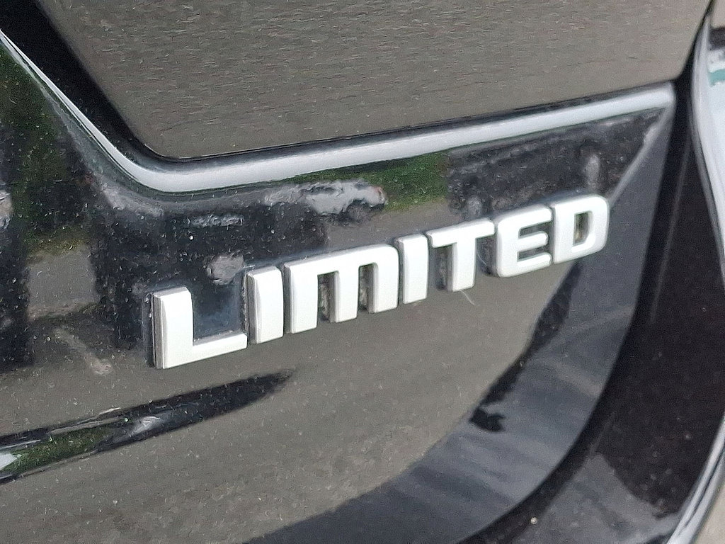 Used 2024 Jeep Grand Cherokee Limited AWD/4WD image 30
