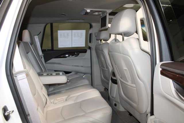Used 2017 Cadillac Escalade Premium Luxury AWD/4WD image 11