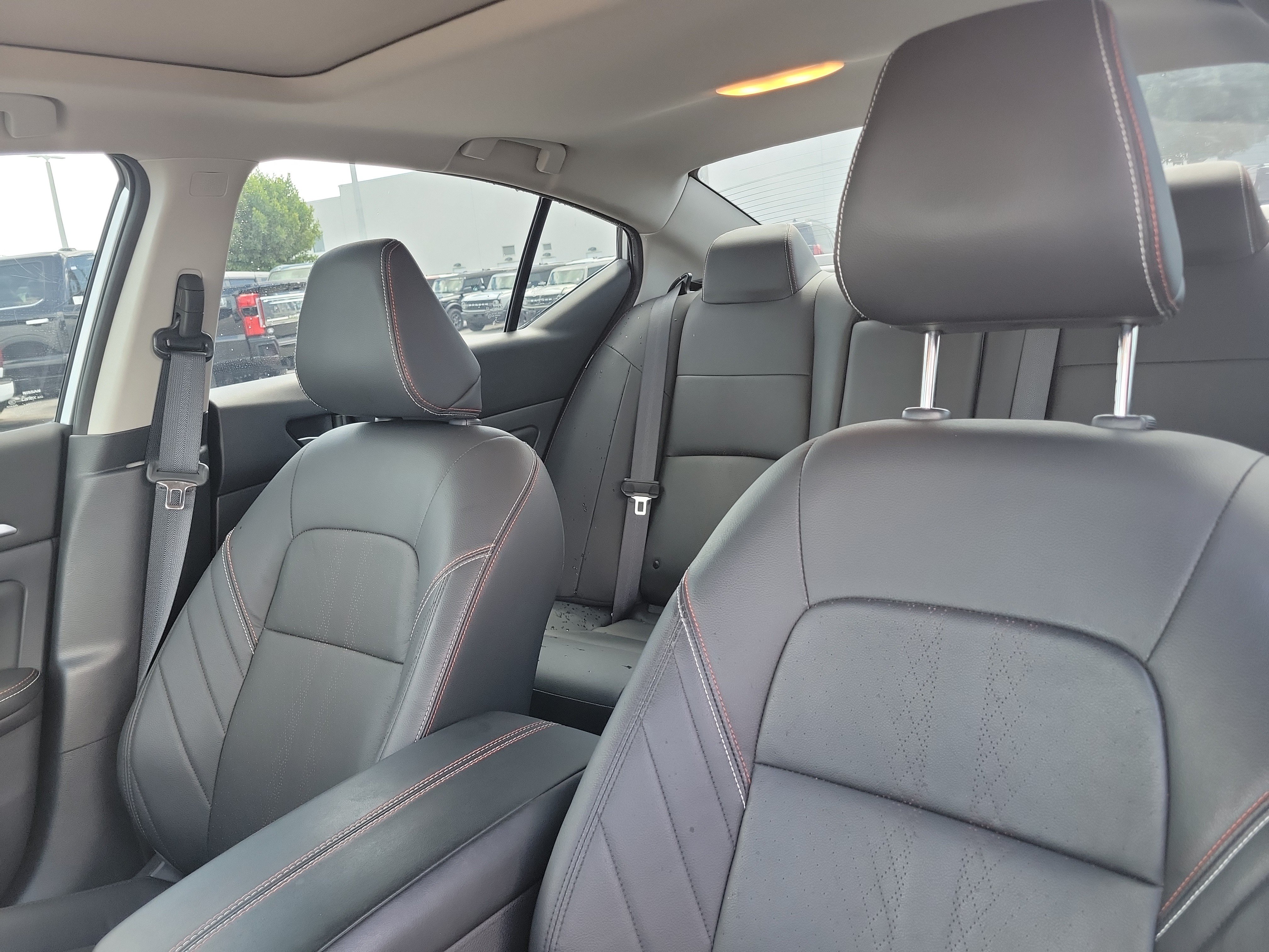 Used 2024 Nissan Altima 2.5 SR w/ SR Premium Package FWD image 12