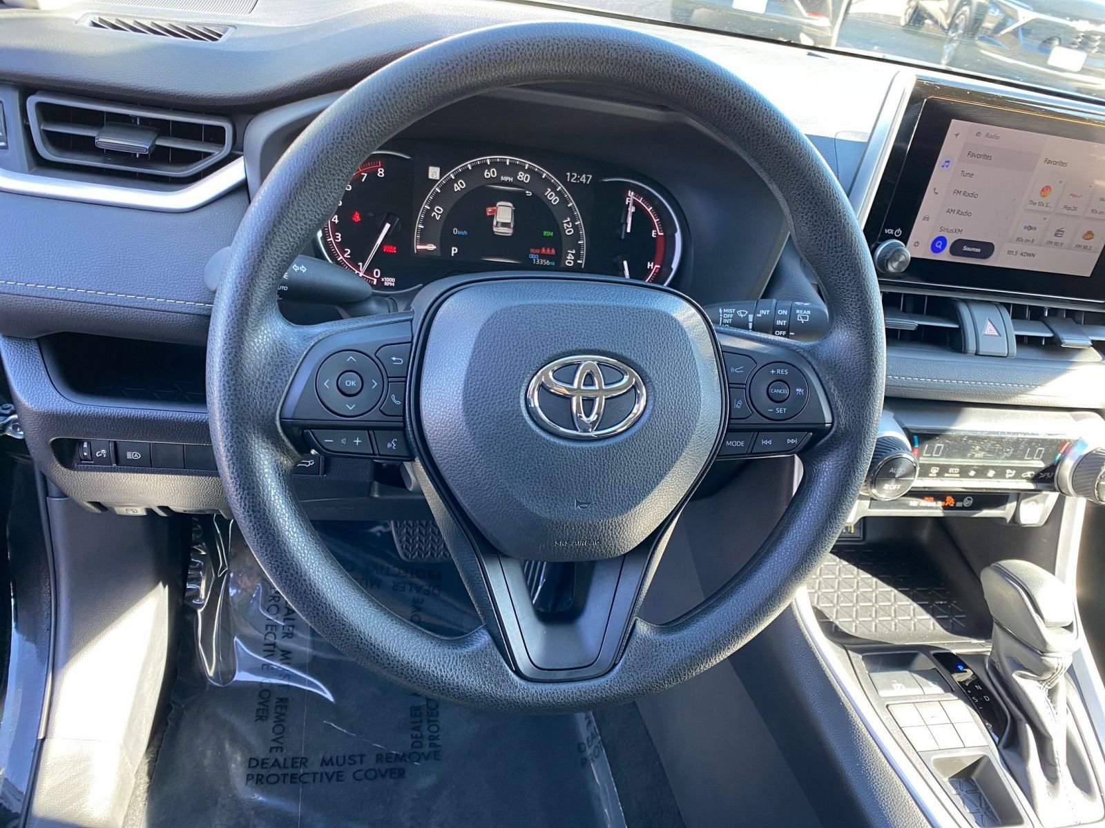 Used 2025 Toyota RAV4 XLE image 28