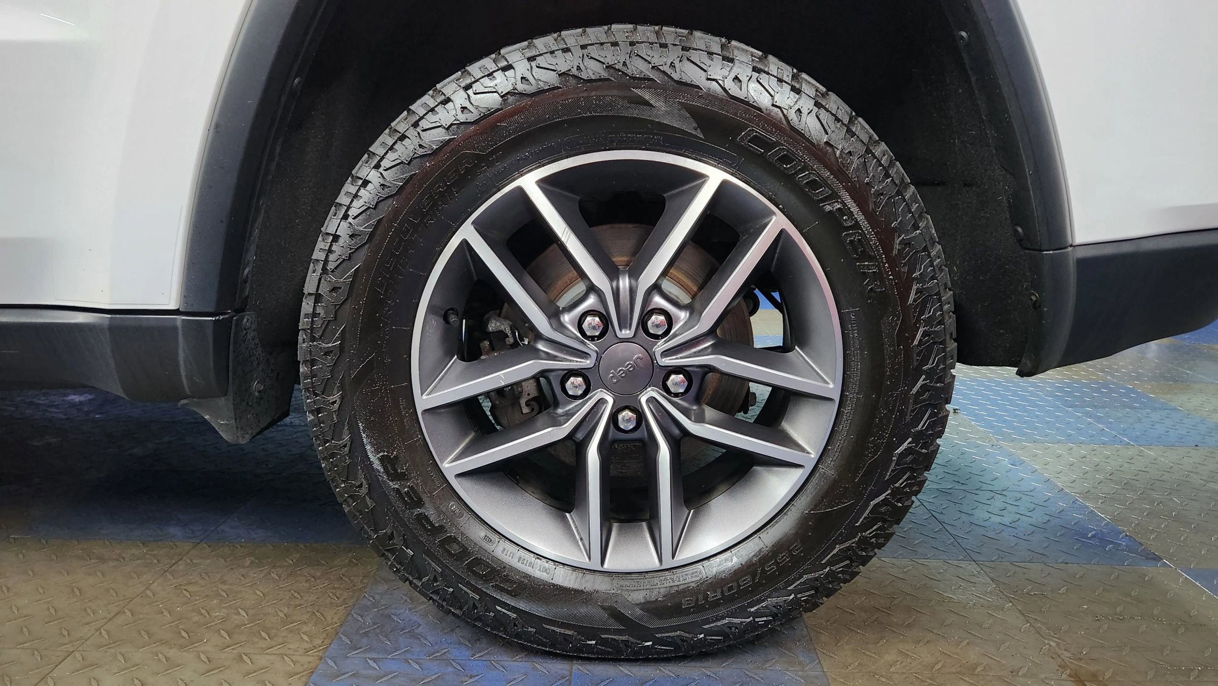 Used 2020 Jeep Grand Cherokee Laredo w/ Quick Order Package 2BN North image 63