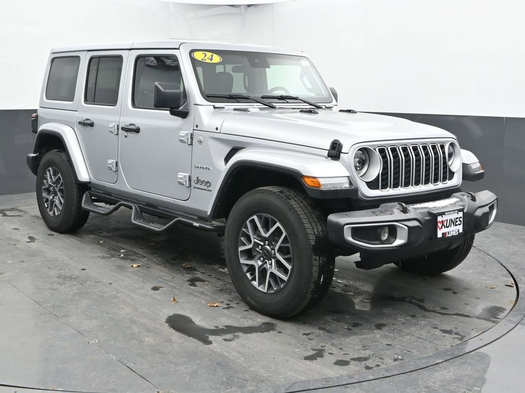 Used 2024 Jeep Wrangler Sahara image 3