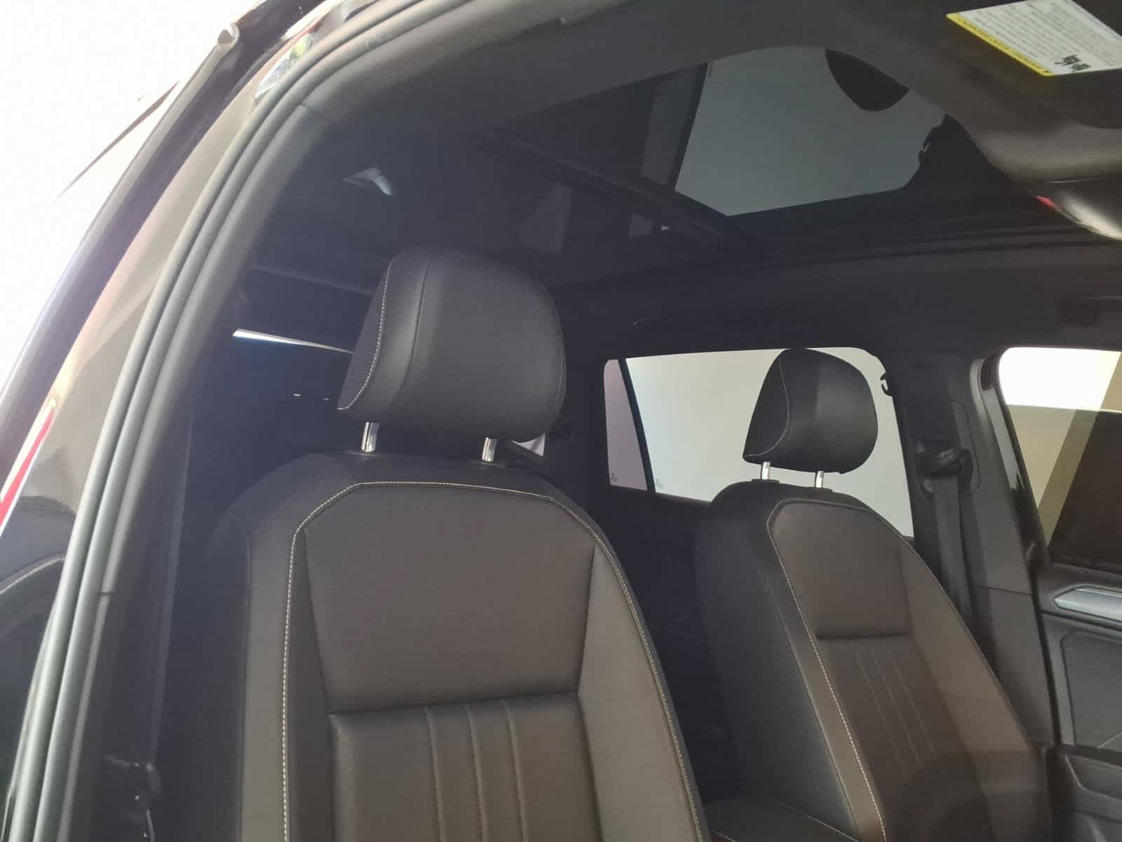 Used 2023 Volkswagen Tiguan SE R-Line AWD/4WD image 22