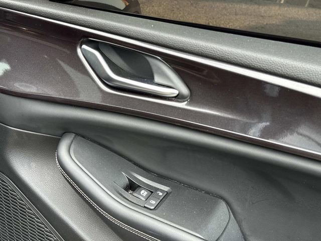 Used 2023 Jeep Grand Cherokee L Laredo image 9