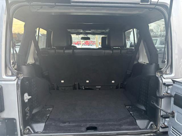 Used 2018 Jeep Wrangler Unlimited Sahara image 9