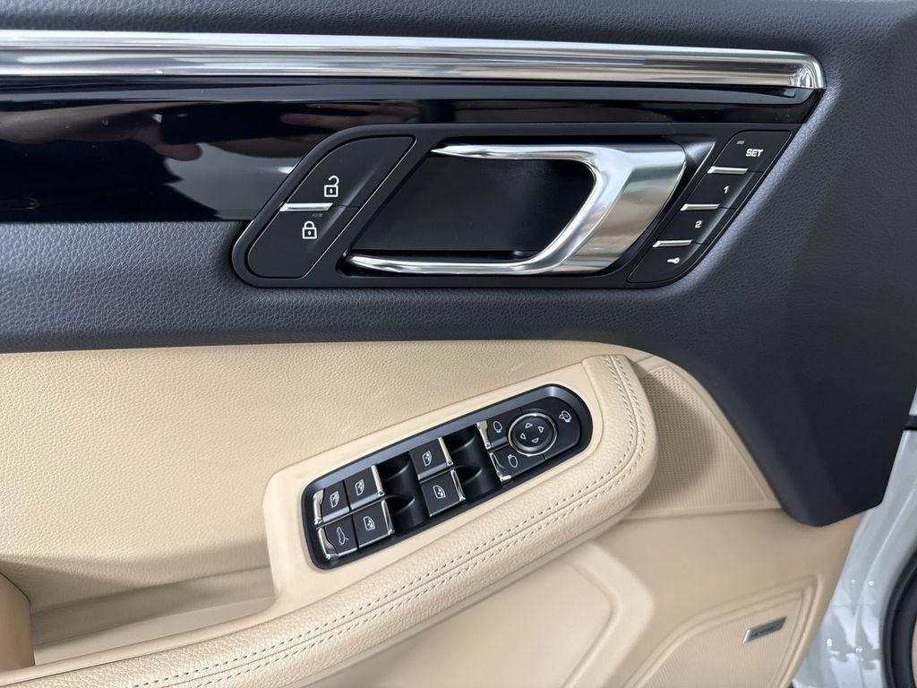 New 2026 Porsche Macan AWD/4WD image 34