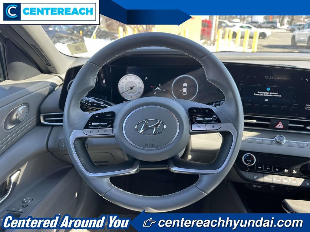 Used 2023 Hyundai Elantra SEL w/ Convenience Package FWD image 11