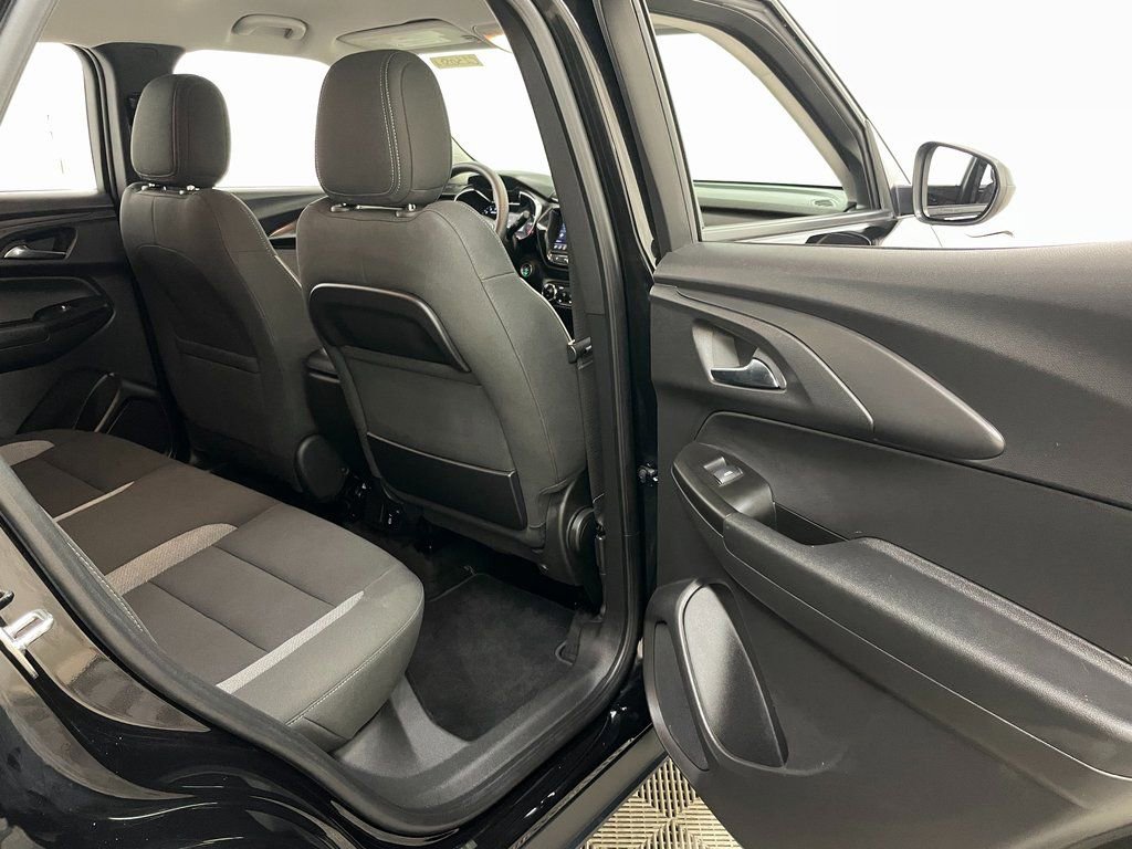 Used 2023 Chevrolet TrailBlazer LT w/ Convenience Package image 39