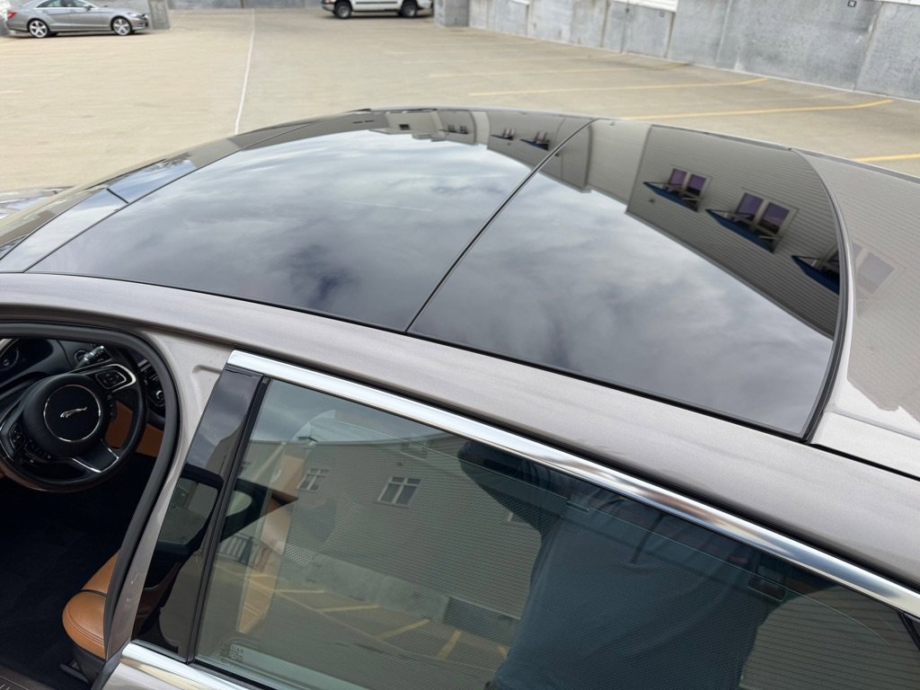 Used 2011 Jaguar XJ L image 9