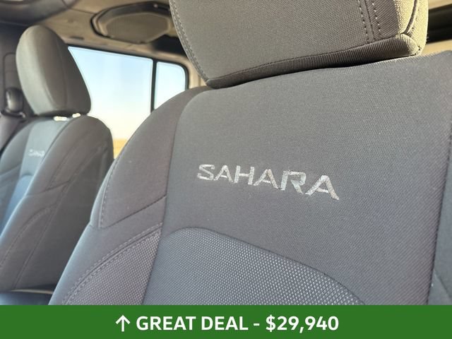 Used 2023 Jeep Wrangler Unlimited Sahara AWD/4WD image 33
