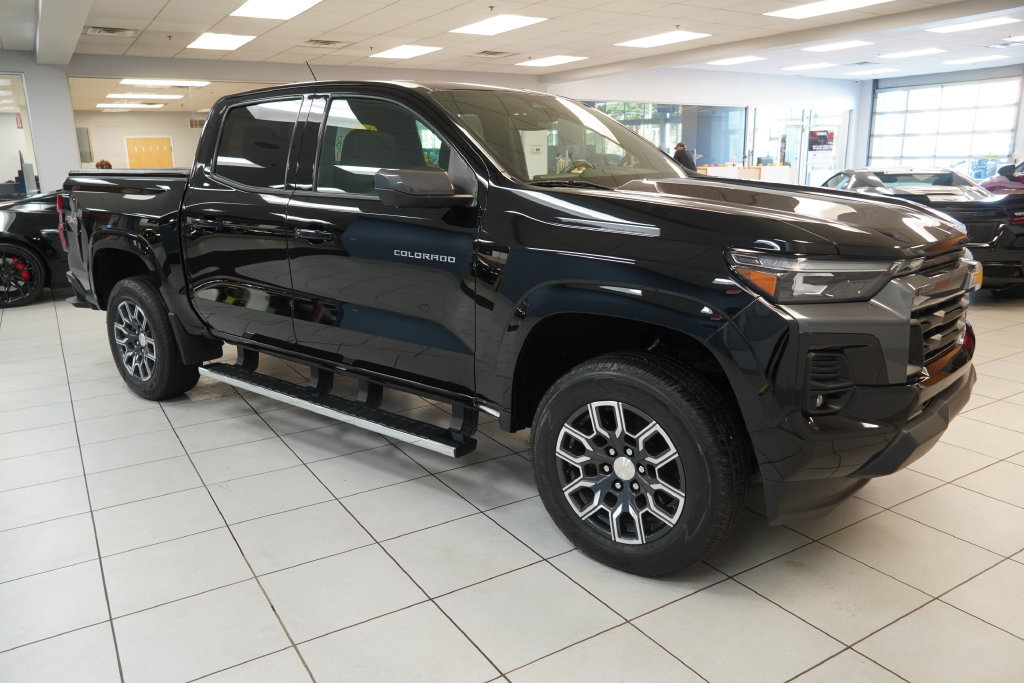 Used 2023 Chevrolet Colorado LT w/ LT Convenience Package III AWD/4WD image 15