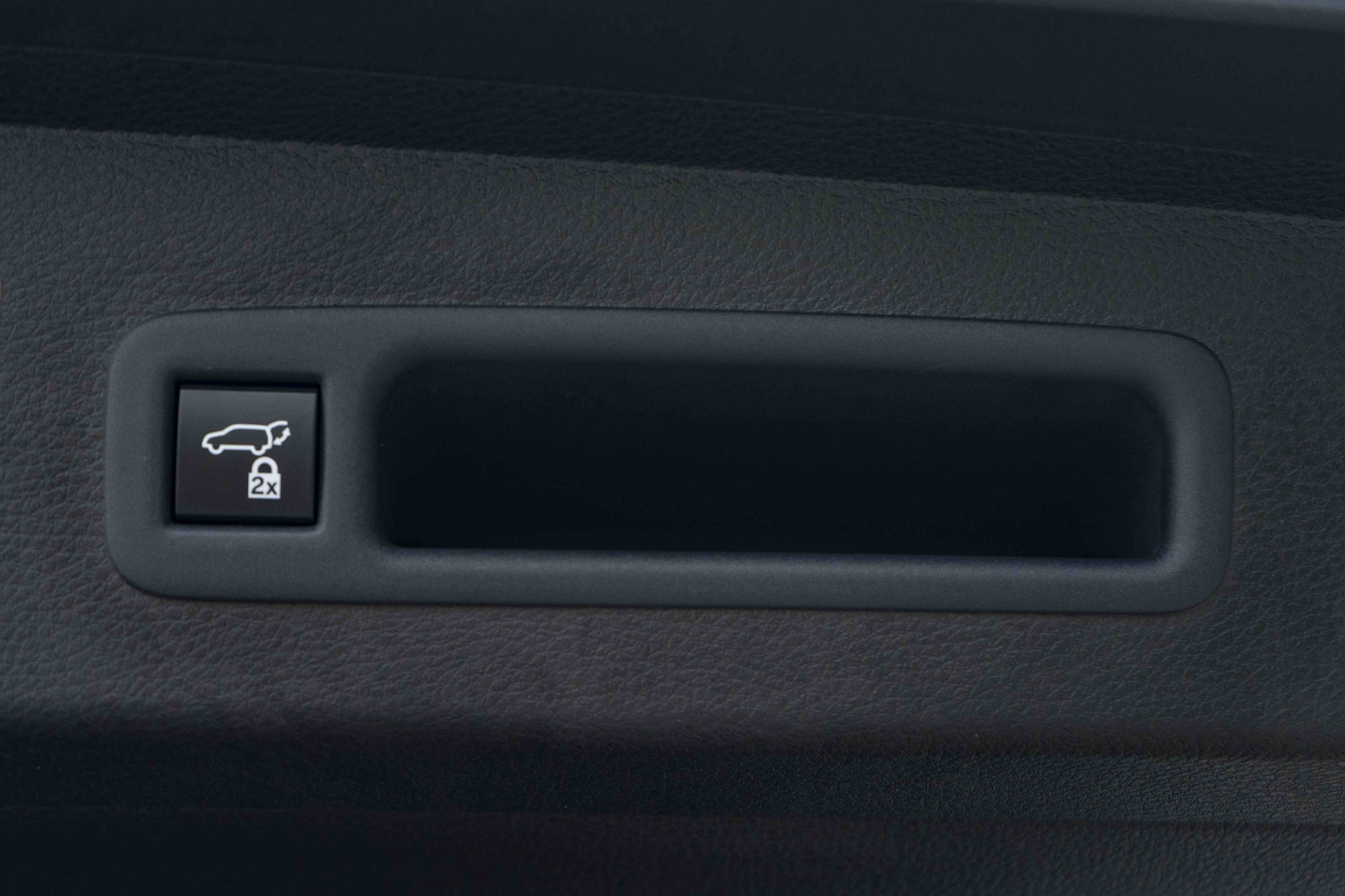Used 2024 Toyota Sienna Platinum FWD image 49