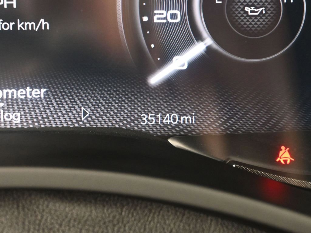 Used 2024 RAM 2500 Limited image 37