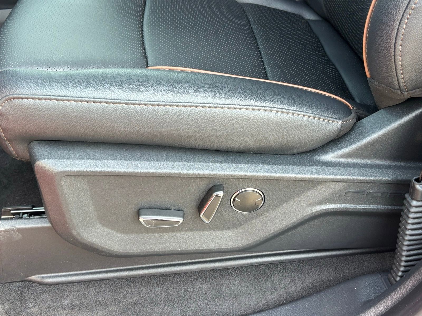 New 2025 Ford F150 Lariat w/ Equipment Group 502A High AWD/4WD image 18