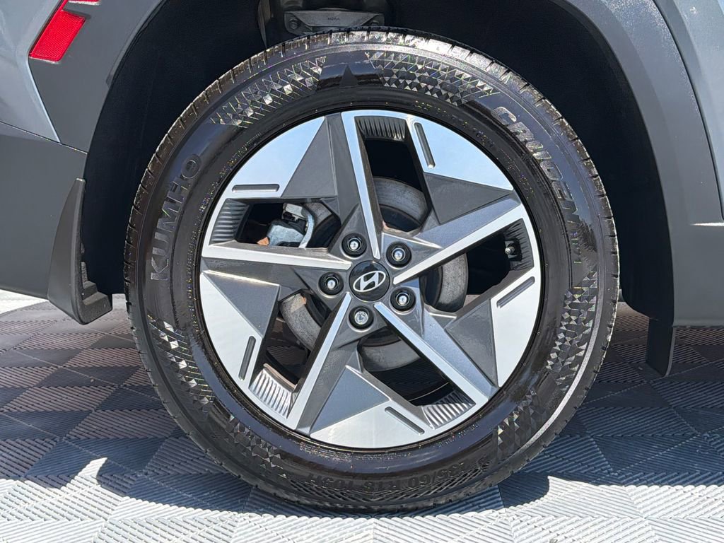 Used 2025 Hyundai Tucson SEL FWD image 19