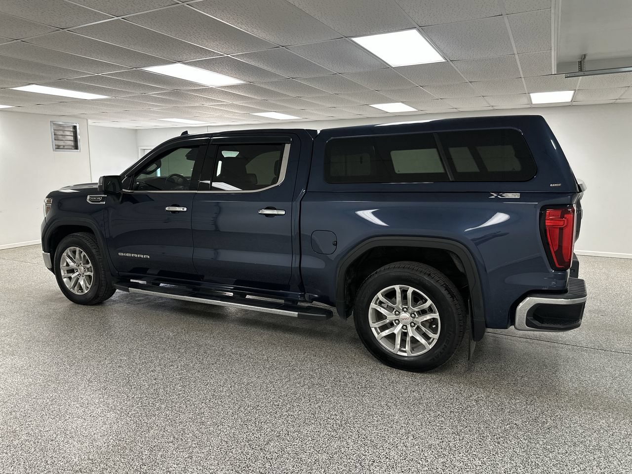 Used 2020 GMC Sierra 1500 SLT w/ SLT Premium Plus Package AWD/4WD image 6
