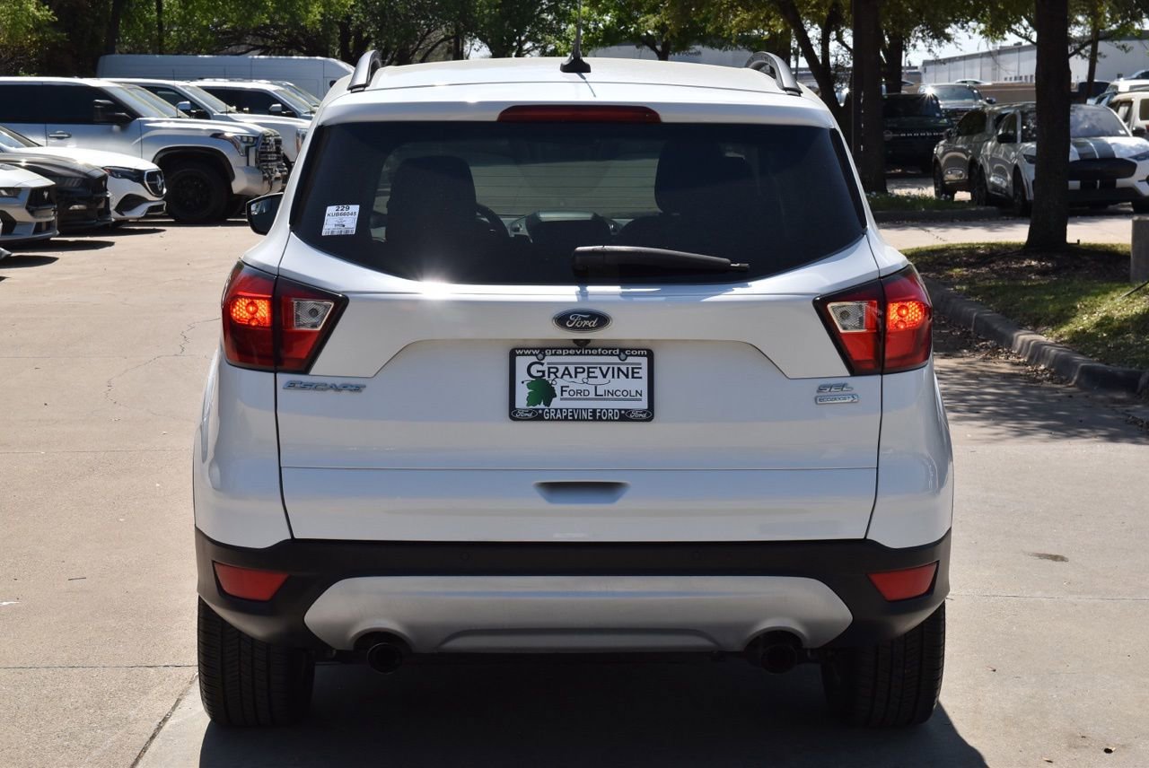 Used 2019 Ford Escape SEL image 9