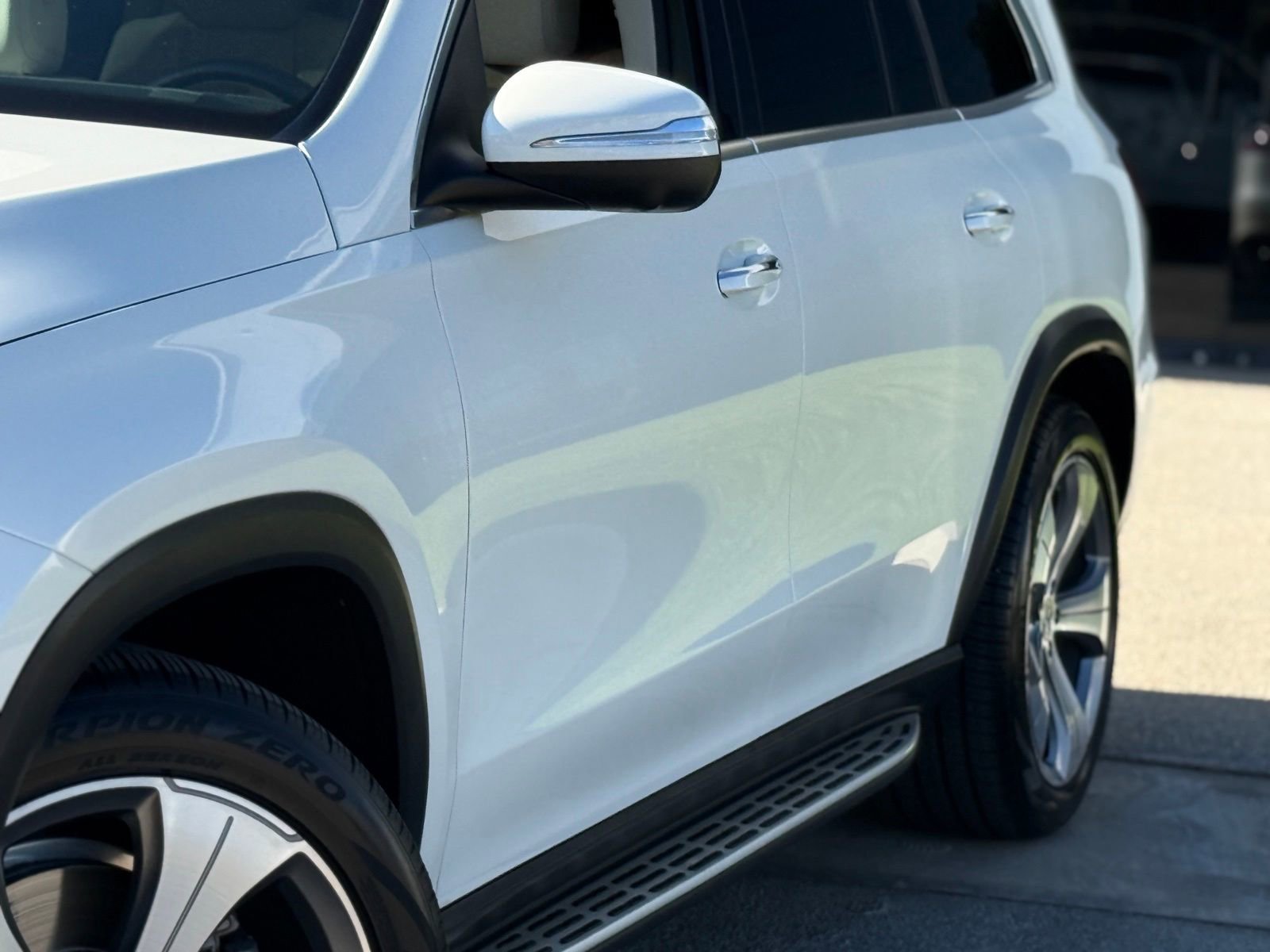 Used 2022 Mercedes-Benz GLS 450 4MATIC image 4
