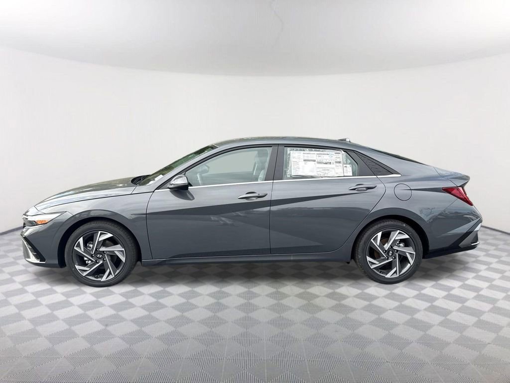 New 2026 Hyundai Elantra Limited FWD image 8