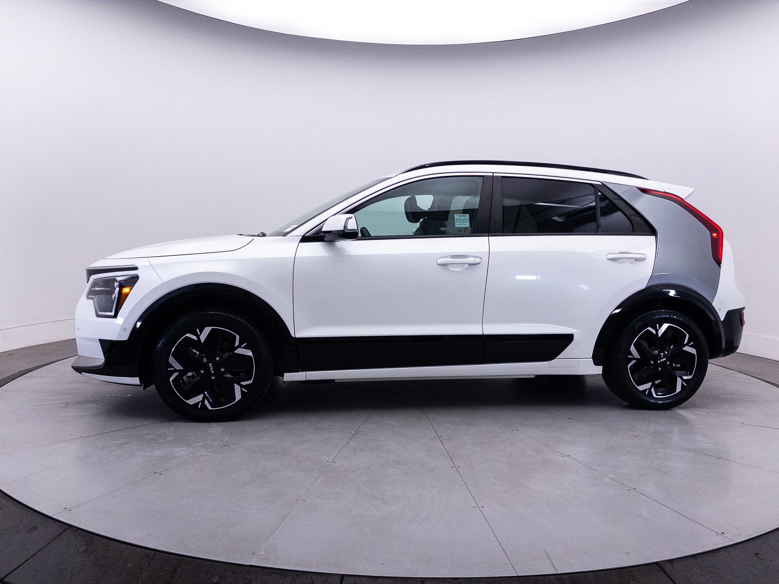 Certified 2023 Kia Niro Wave FWD image 41