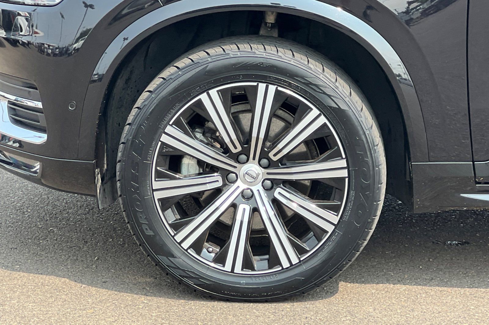 Used 2023 Volvo XC90 B5 Plus AWD/4WD image 26