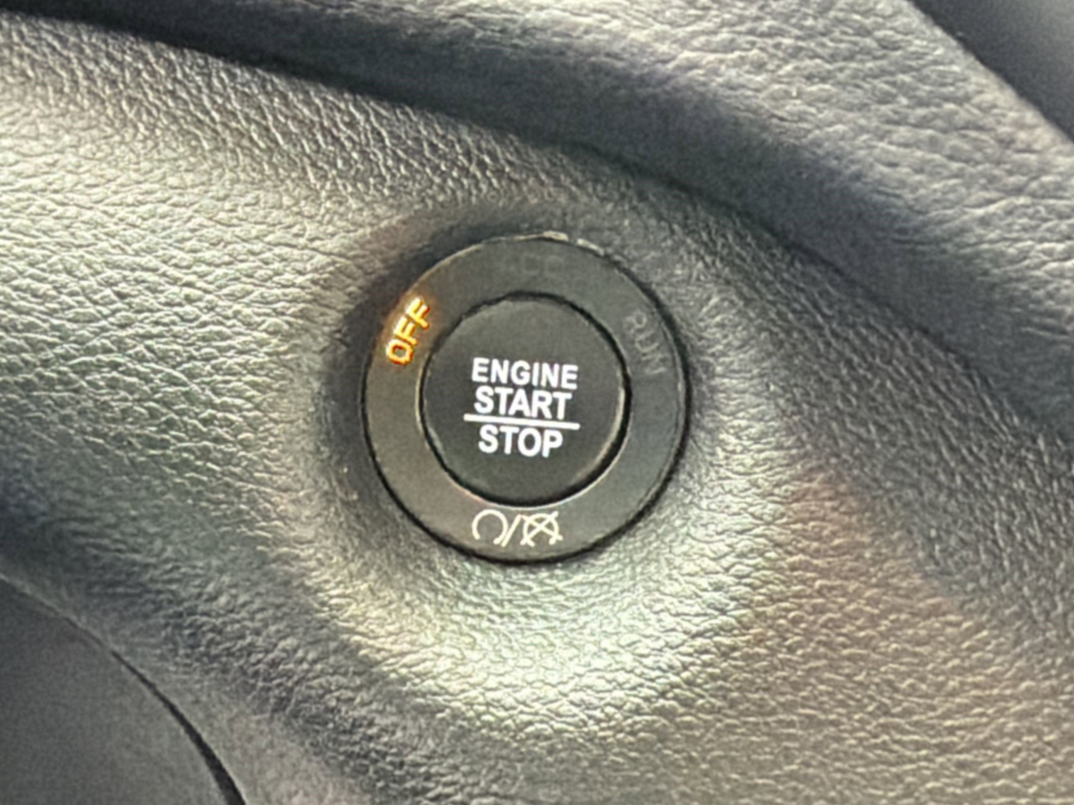 Used 2020 Jeep Cherokee Limited image 26