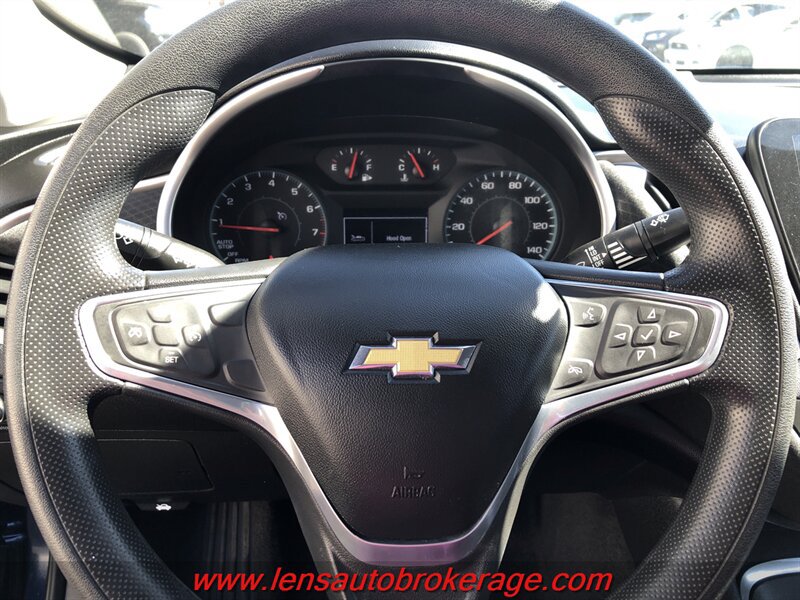 Used 2022 Chevrolet Malibu LT FWD image 13