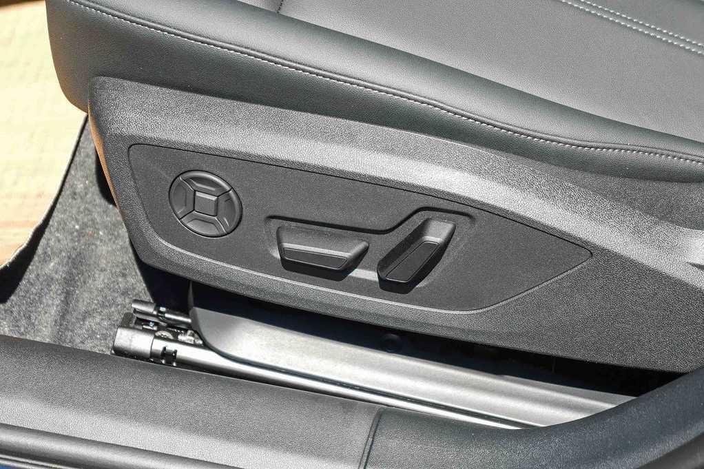 Used 2025 Audi A5 2.0T Premium w/ Convenience Package AWD/4WD image 24