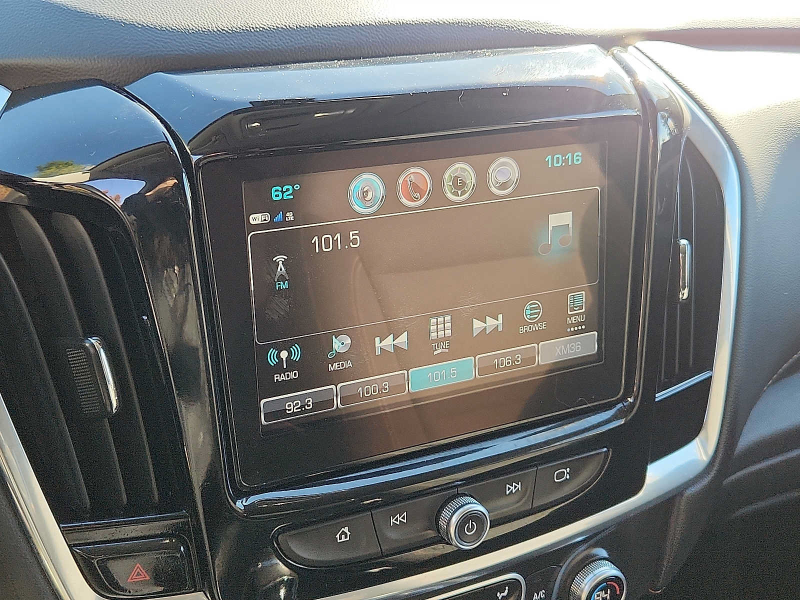 Used 2018 Chevrolet Traverse LT AWD/4WD image 16
